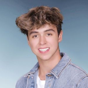 Meet your Posher, Zach